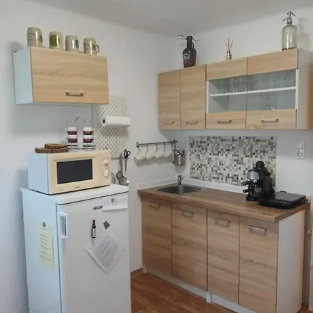 Preshaz Apartment Zalahalap